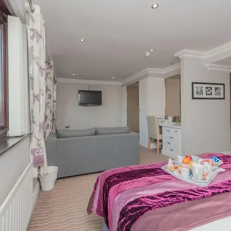 Otel Western Bradford Guide Post