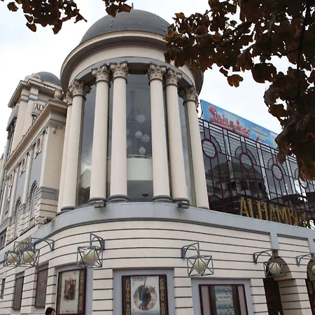 Western Guide Post 3* Bradford