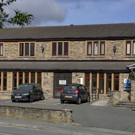 Western Guide Post 3* Bradford