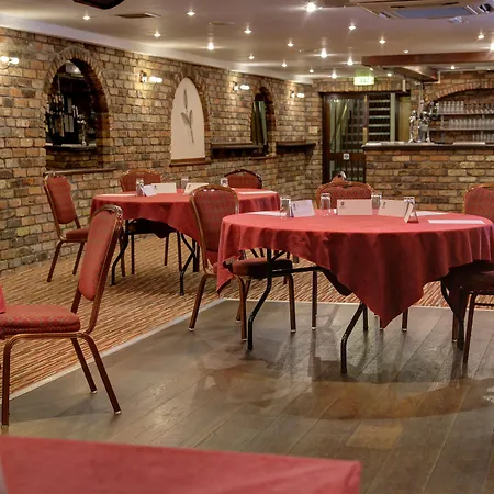 Otel Western Bradford Guide Post