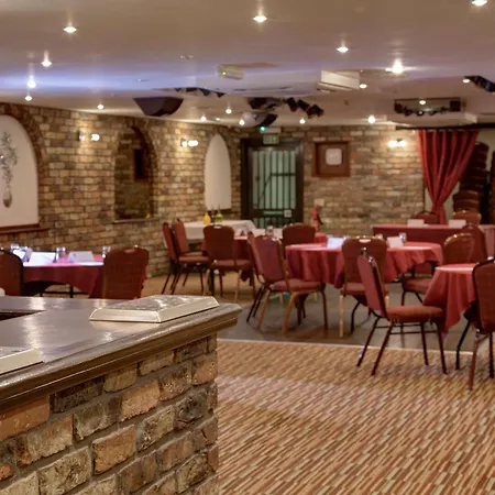 Western Guide Post Hotell 3*