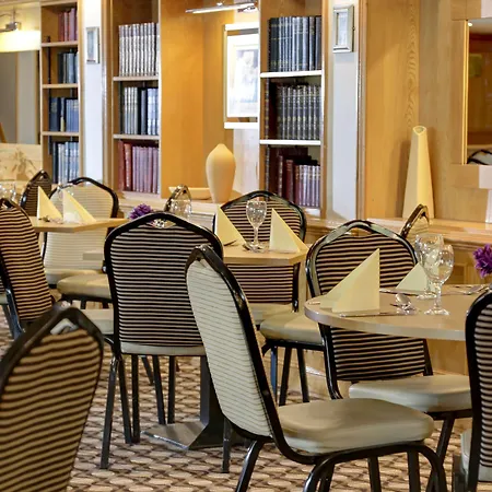 Hotel Western Guide Post