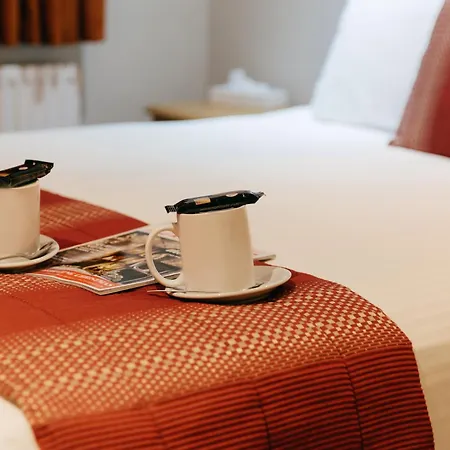 Western Guide Post Hotel 3*