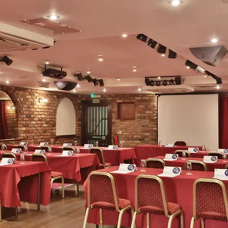 Western Guide Post 3* Bradford (West Yorkshire)