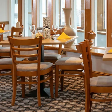 Western Guide Post Hotel 3*