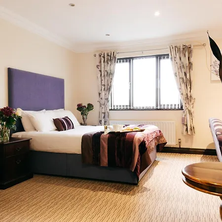 Western Guide Post 3* Bradford (West Yorkshire)