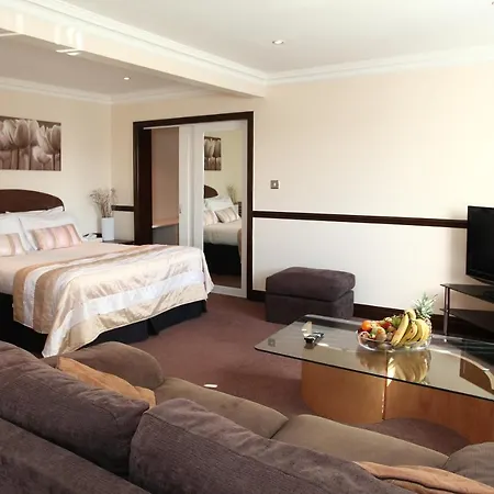 Western Guide Post 3* Bradford