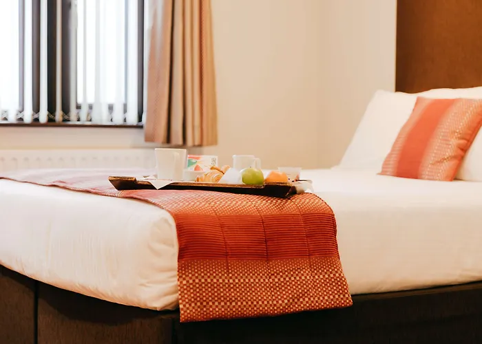 Western Guide Post 3* Bradford (West Yorkshire)