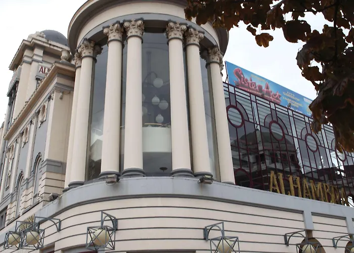 Western Guide Post 3* Bradford (West Yorkshire)