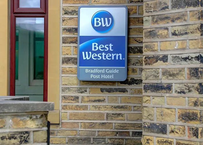 Western Guide Post Bradford (West Yorkshire)