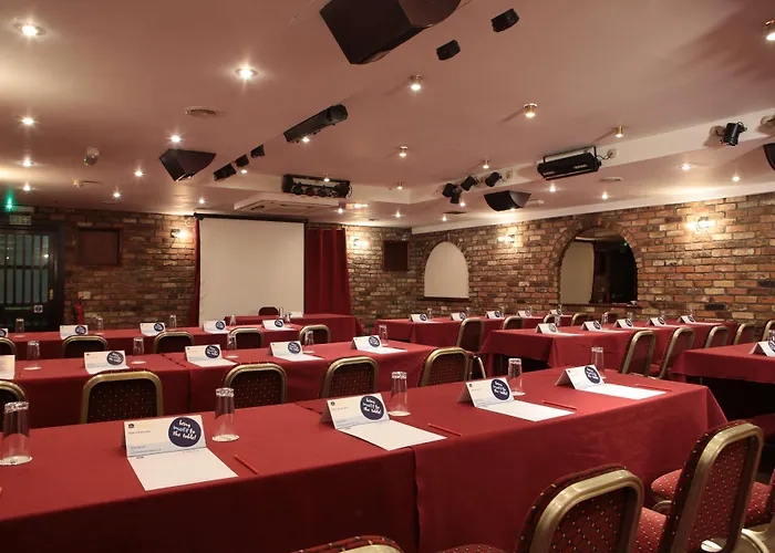 Western Guide Post Bradford (West Yorkshire)