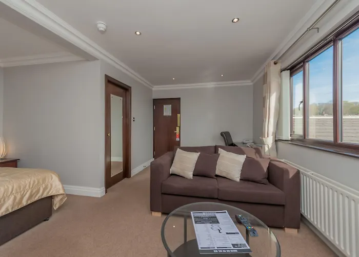 Western Guide Post Hotel 3*