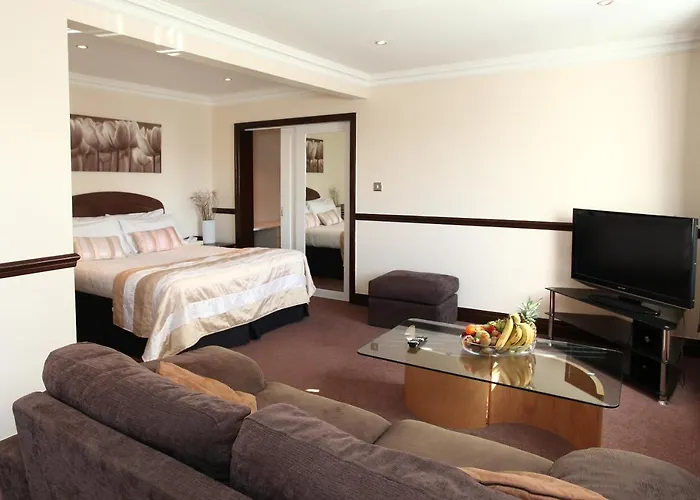 Western Guide Post 3* Bradford