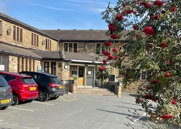 Western Guide Post 3* Bradford (West Yorkshire)