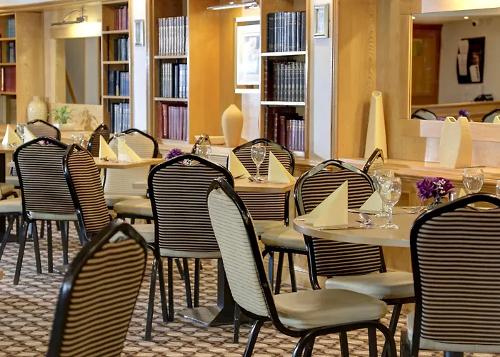 Hotel Western Guide Post