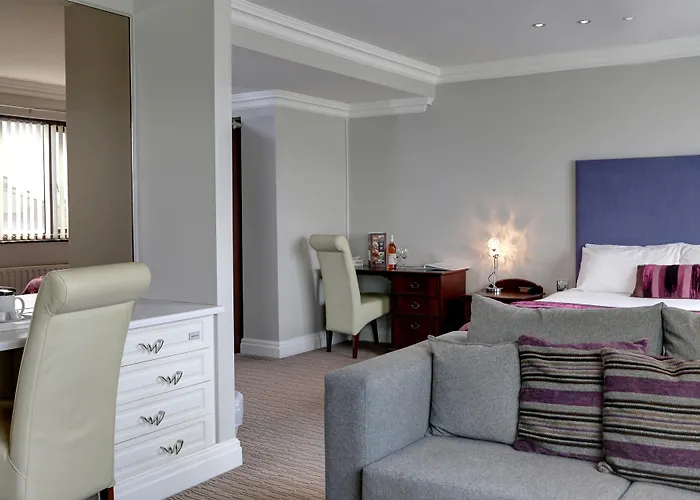 Western Guide Post Hotel 3*